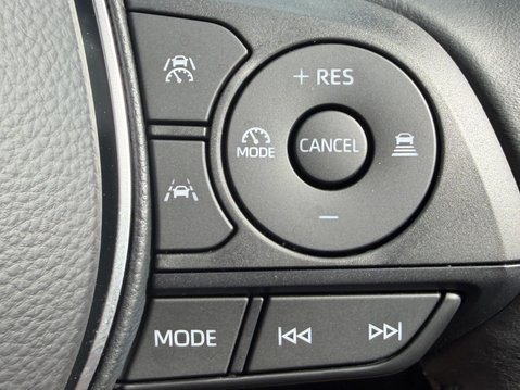 Suzuki Swace 1.8 Hybrid Motion Estata 32