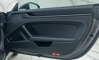 Porsche 911 GT3 TOURING (992) 27