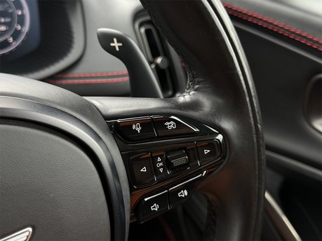 Aston Martin DBX V8 62