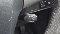 Toyota Auris 1.8 VVT-h T Spirit Hatchback 5dr Petrol Hybrid CVT Euro 5 (s/s) (136 ps) 27