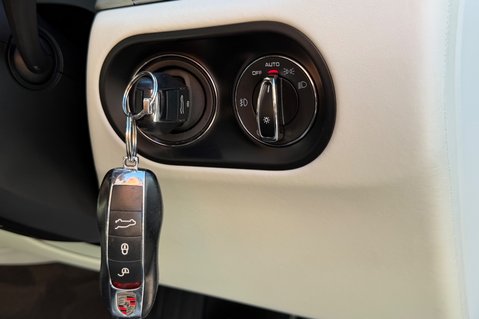 Porsche Macan TURBO PDK - HUGE SPEC - PAN ROOF - BOSE - CARPLAY 58