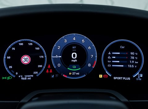 Porsche 911 Targa 4 GTS (992.2) 22