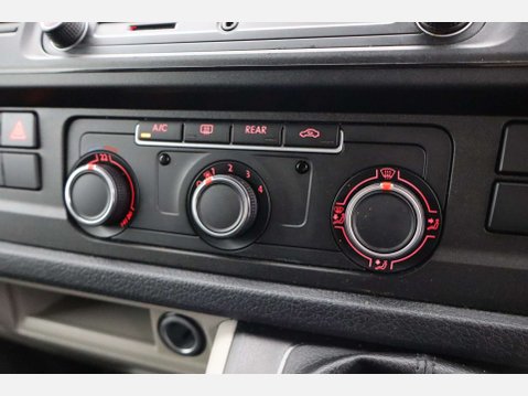 Volkswagen Transporter 2.0 Transporter T32 S TDI BlueMotion Technology 5dr 17