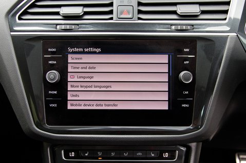 Volkswagen Tiguan R-LINE TECH TDI 4MOTION DSG 27