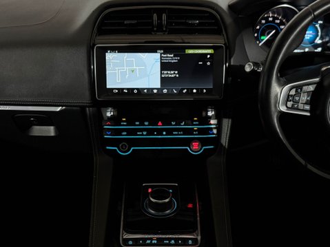 Jaguar F-Pace R-SPORT AWD 14