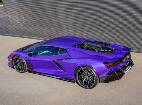 Lamborghini Revuelto 3