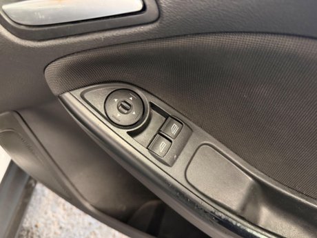 Ford Focus 1.0T EcoBoost Zetec Navigator Euro 5 (s/s) 5dr 20