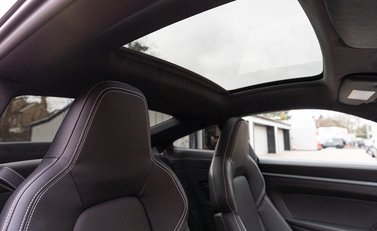 Porsche 911 Carrera S (992) 13
