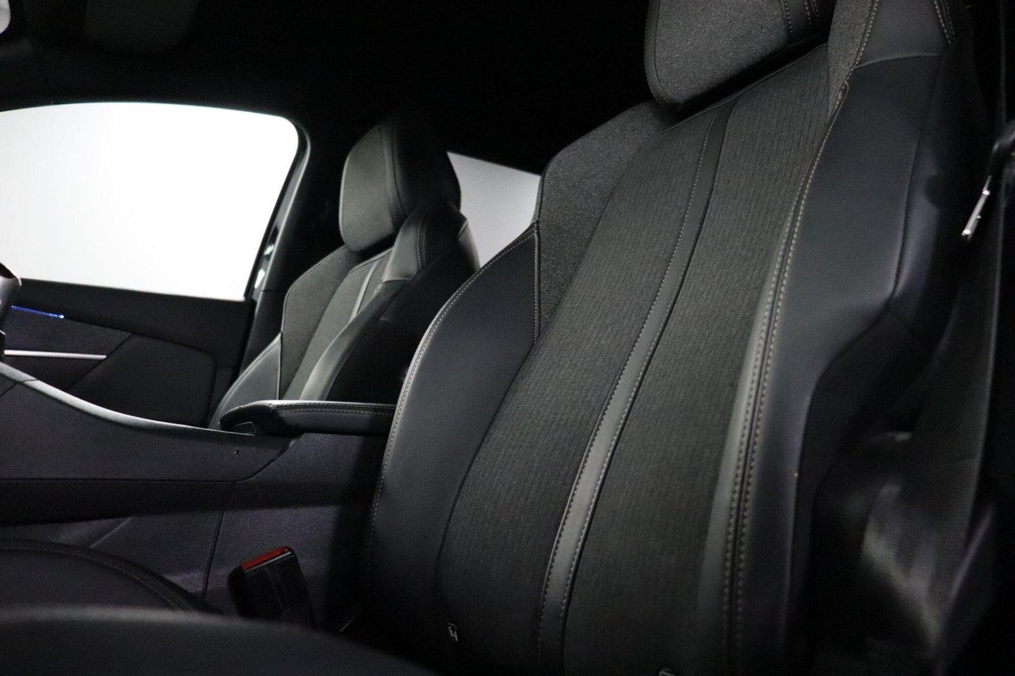2019 Peugeot 3008 — image 41