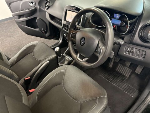 Renault Clio ICONIC TCE 15
