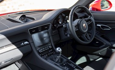 Porsche 911 GT3 Touring 14