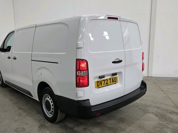 Vauxhall Vivaro Vauxhall Vivaro L2 Diesel 2900 1.5d 100ps Dynamic H1 Van 10