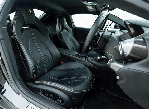 Ferrari 812 Superfast 10