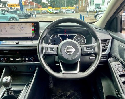 Nissan Qashqai 1.3 Qashqai Acenta Premium DiG-T MHEV 5dr 18