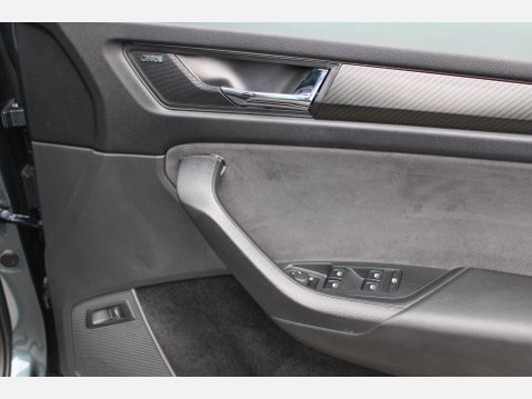 Skoda Kodiaq SPORTLINE TDI SCR DSG 32