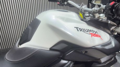 Triumph Tiger 2012 39K RECENTLY SERVICED LONG MOT ADVENTURE BIKE 800CC 28