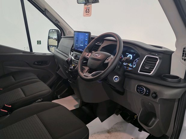 Ford Transit Transit 410 2.0L 130PS H2 14 Seater Trend 25