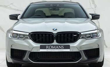 BMW M5 Competition 4