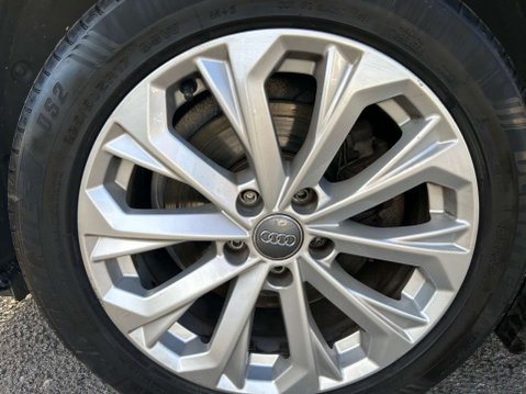 Audi A4 2.0 TDI 30 Technik Saloon 4dr Diesel S Tronic Euro 6 (s/s) (136 ps) 18