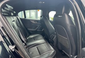 Jaguar XE R-DYNAMIC SE AUTO 24
