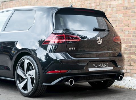 Volkswagen Golf GTI 21