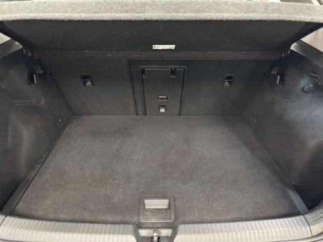 Volkswagen Golf 1.5 Golf Life TSi 5dr 29