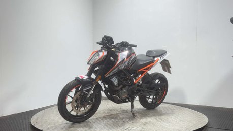 KTM Duke 2018 26K RUNNING PROJECT BIKE SPARES OR REPAIR 125CC NAKED 5