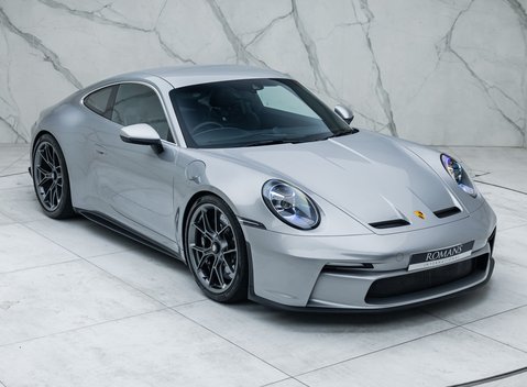 Porsche 911 GT3 Touring (992) 6