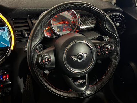 Mini Hatch COOPER SD 13