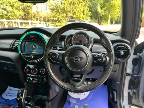 Mini Hatch 1.5 Cooper Sport Steptronic Euro 6 (s/s) 3dr 32