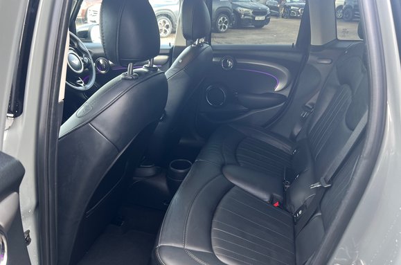 Mini Hatch COOPER EXCLUSIVE 5 DOOR AUTOMATIC 35