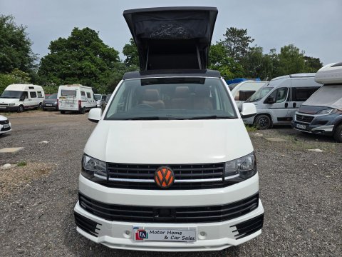 Volkswagen Campervan Summers Day Campers 21