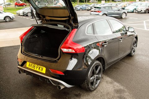 Volvo V40 T2 R-DESIGN NAV PLUS 37