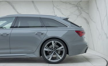 Audi RS6 AVANT PERFORMANCE 33