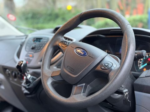 Ford Transit 2.2 TDCi 460 HDT L4 H3 4dr (18 seats) 25