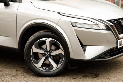 Nissan Qashqai DIG-T N-CONNECTA MHEV 11