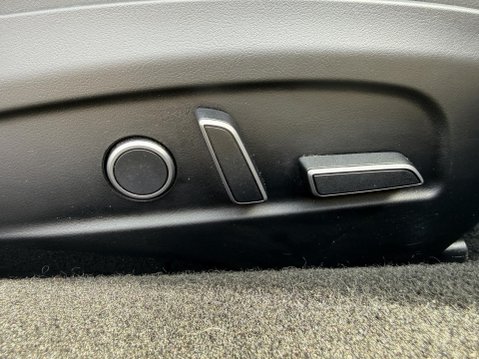 Tesla Model 3 Saloon 4dr Electric Auto RWD (208 ps) 33