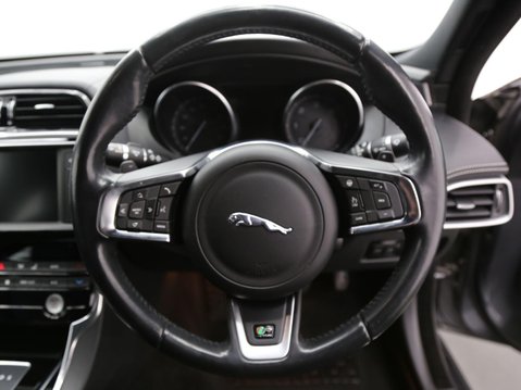 Jaguar XE 2.0d R-Sport Auto Euro 6 (s/s) 4dr 10