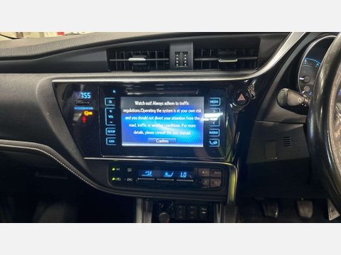 Toyota Auris 1.6 D-4D Business Edition Touring Sports 5dr Diesel Manual Euro 6 (s/s) (11 13