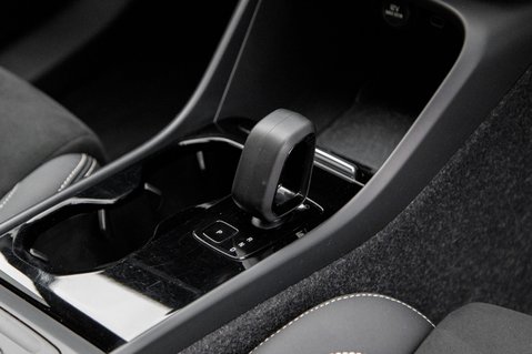 Volvo C40 RECHARGE PRO TWIN AWD 38