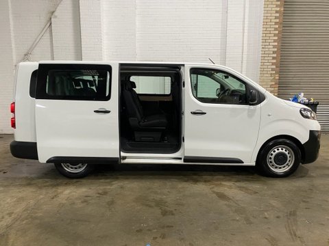 Vauxhall Vivaro Life COMBI L 4