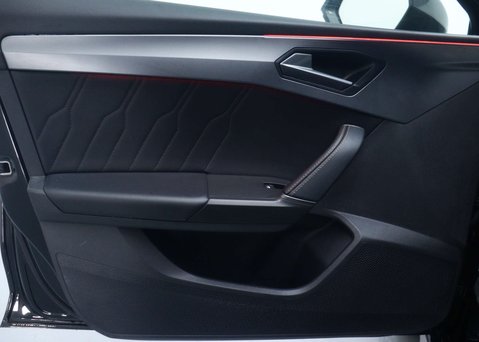 Cupra Leon 1.4 eHybrid 12.8kWh VZ2 Design Edition Hatchback 5dr Petrol Plug-in Hybrid 49