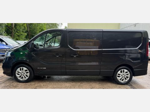 Renault Trafic 1.6 dCi ENERGY 29 Sport Nav Panel Van 5dr Diesel Manual LWB Standard Roof E 18