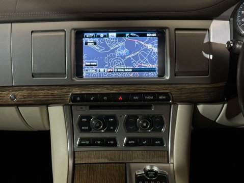 Jaguar XF D PREMIUM LUXURY SPORTBRAKE 15