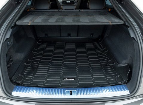 Lamborghini Urus S 33