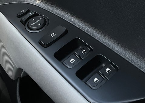 Kia Stonic 1.0 T-GDi Connect 48v 25