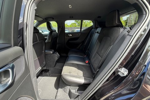 Volvo XC40 D4 R-DESIGN PRO AWD 19