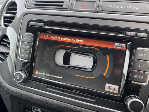 Volkswagen Tiguan 2.0 TDI BlueMotion Tech SE DSG 4WD Euro 5 (s/s) 5dr 10