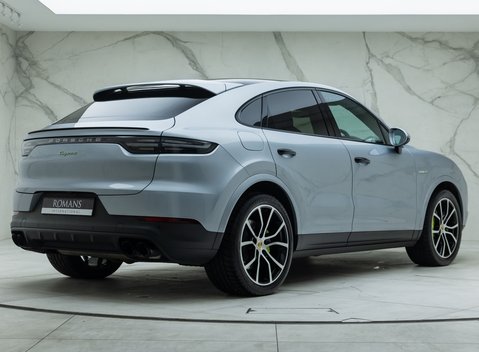 Porsche Cayenne E-Hybrid Coupe 6