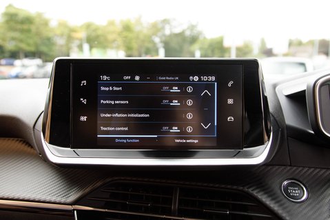 Peugeot 208 PURETECH ALLURE PREMIUM S/S 27